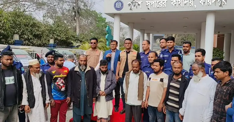 চোরচক্রের ১২ জন গ্রেপ্তার